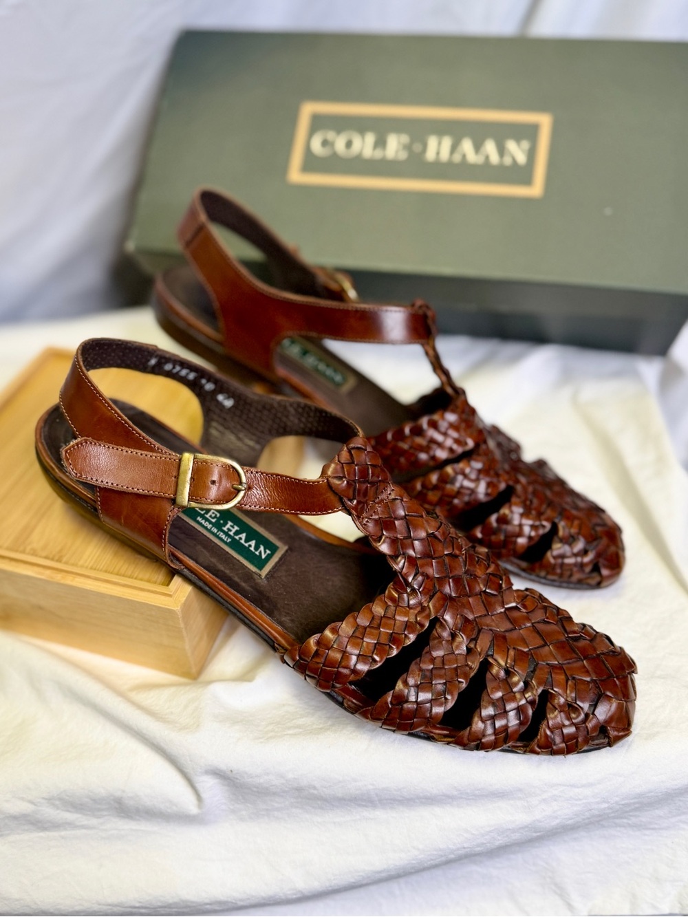 COLE HAAN Vintage Deborah Brown Leather Basketweave Huarache Sandal 10 (4A) AAAA